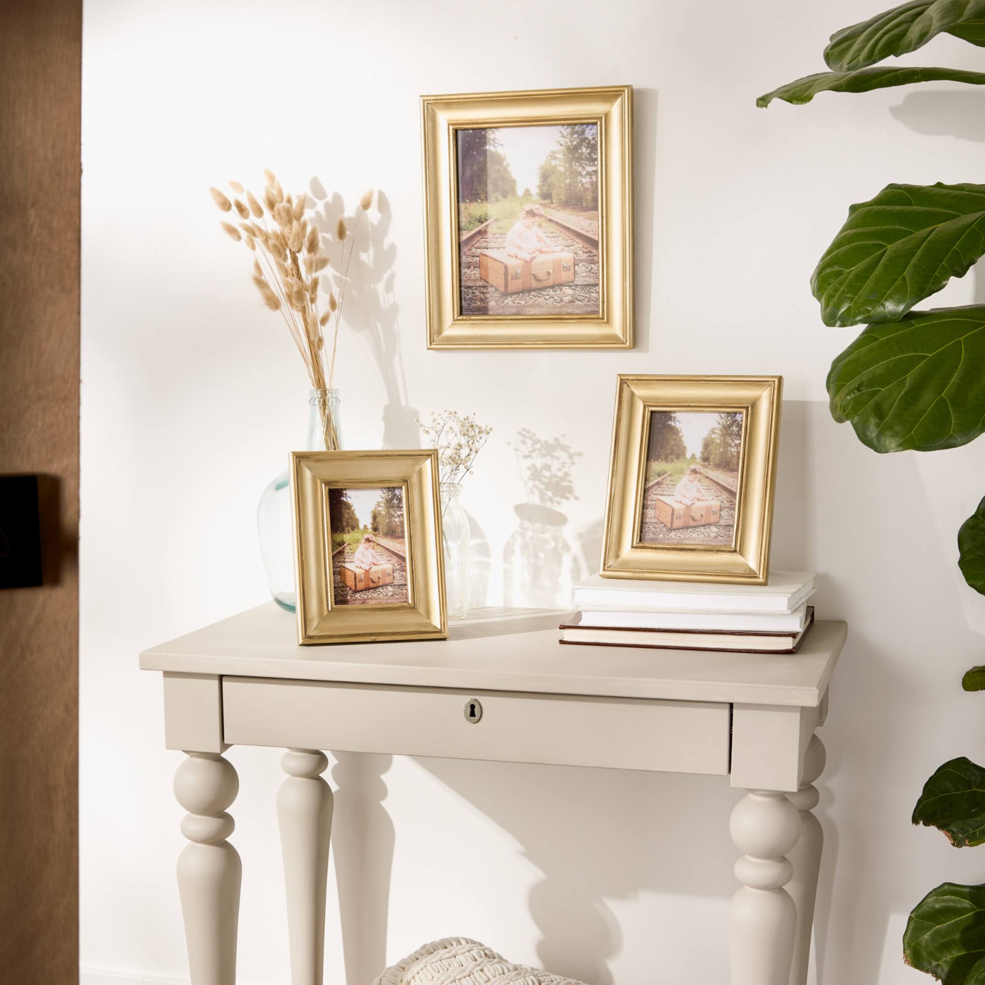DII® Antique Gold Rub Farmhouse 4" x 6" Picture Frame